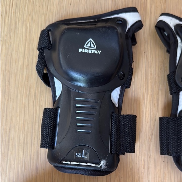 Black and White Youth Protective Gear Set - Picture 9 of 11